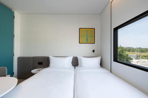 go hotel sriracha at central si racha