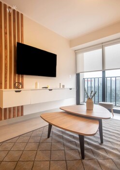 wynwood dean valdivia