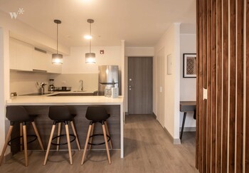 wynwood dean valdivia