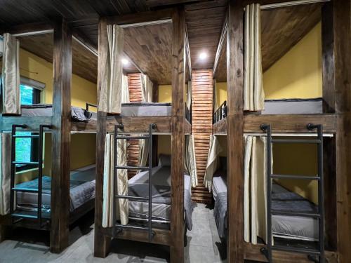 lapis restaurant and hostel