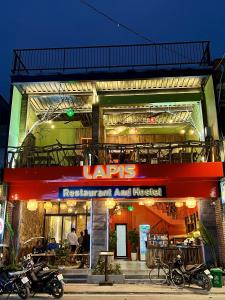 lapis restaurant and hostel