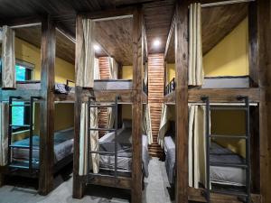 lapis restaurant and hostel