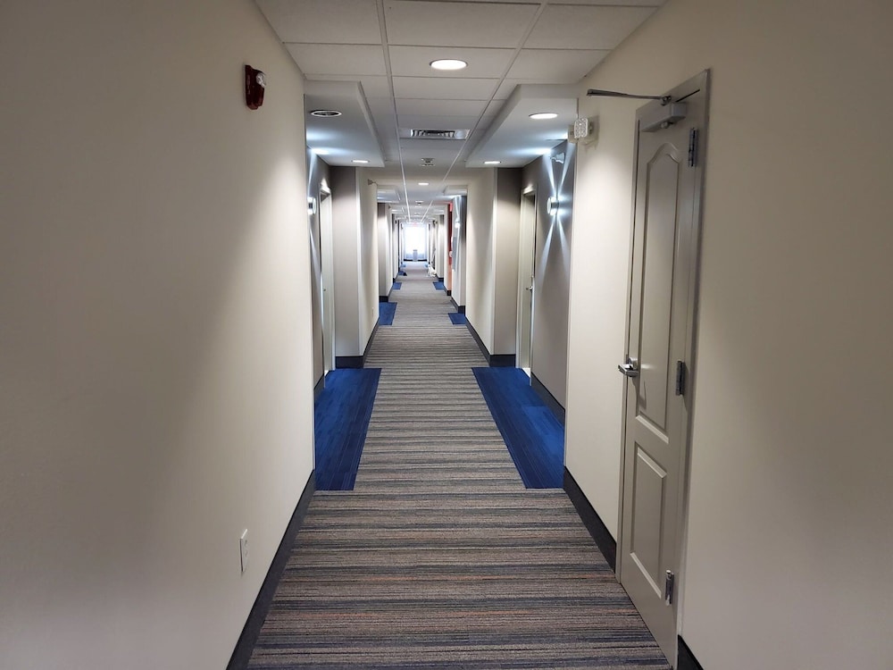 holiday inn express and suites junction city by ihg