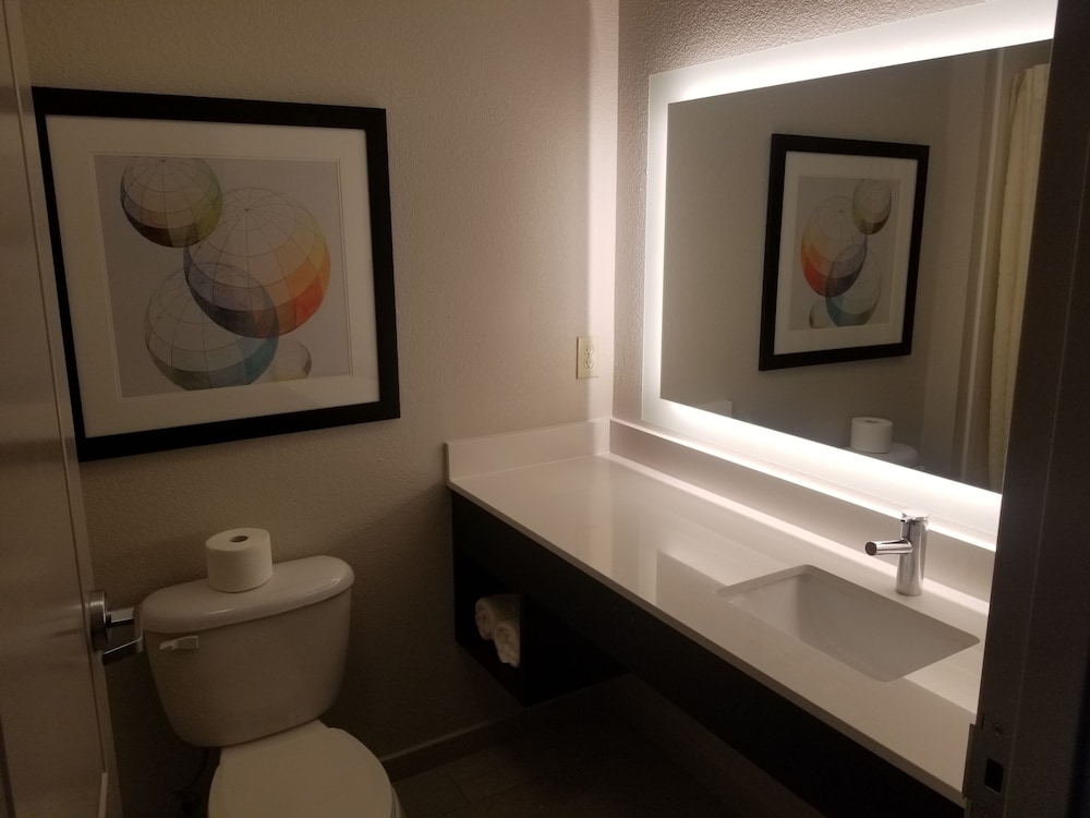 holiday inn express and suites junction city by ihg