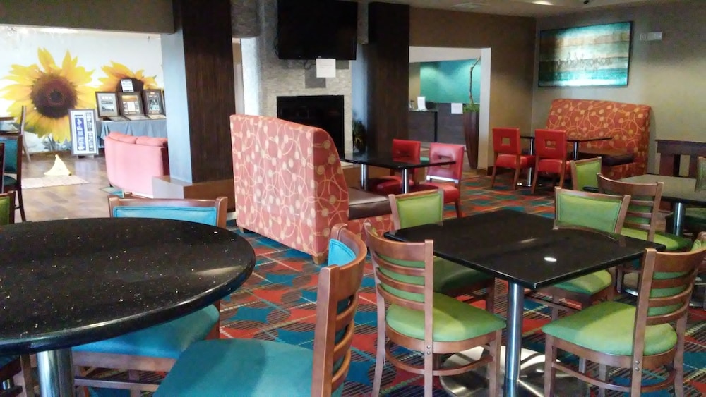 holiday inn express and suites junction city by ihg