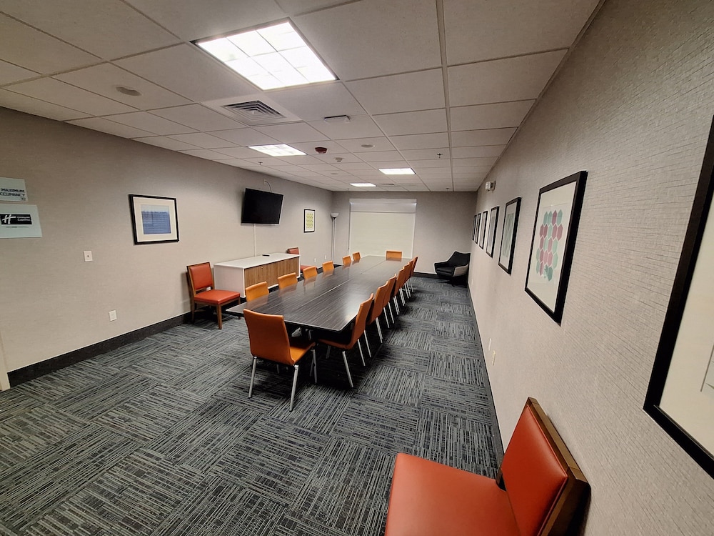 holiday inn express and suites junction city by ihg