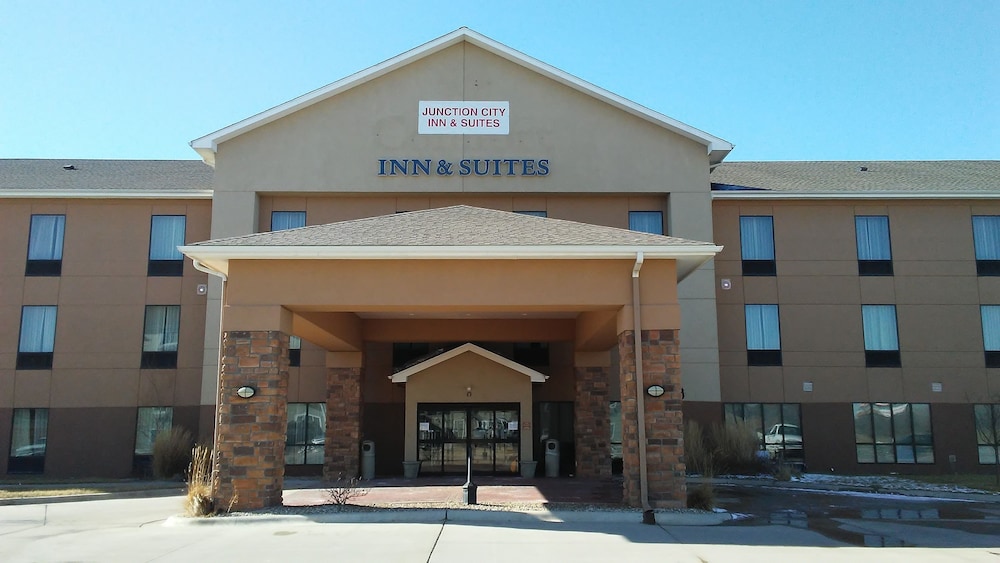 holiday inn express and suites junction city by ihg