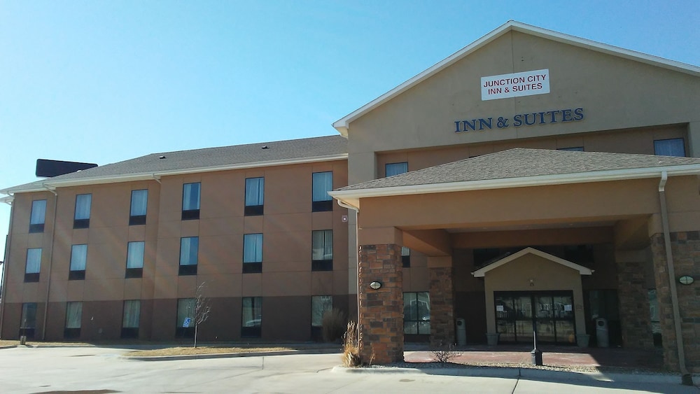 holiday inn express and suites junction city by ihg