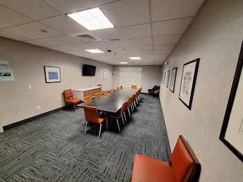 holiday inn express and suites junction city by ihg