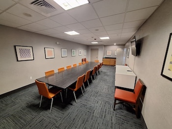 holiday inn express and suites junction city by ihg