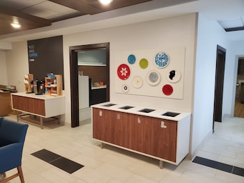 holiday inn express and suites junction city by ihg