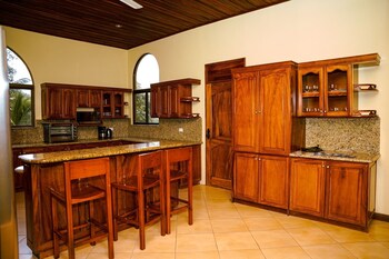 mansion arenal
