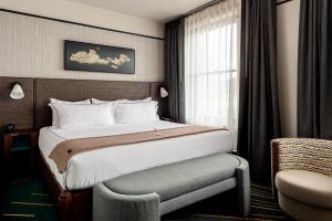 flat iron hotel
