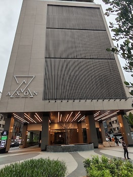 the axon bukit bintang by smovf bnb
