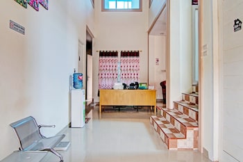oyo 92211 timur raya homestay syariah