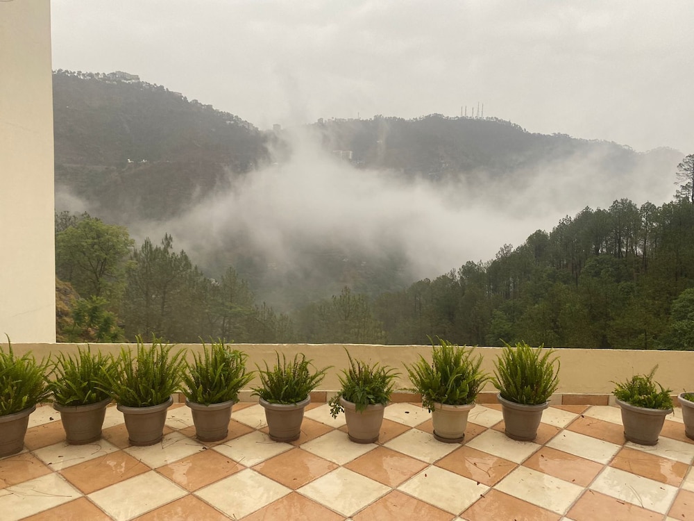 misty meadows by priyago hotels