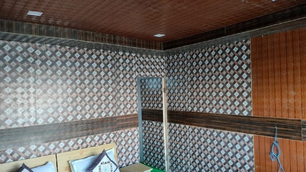 soma retreat cottage pangong lake