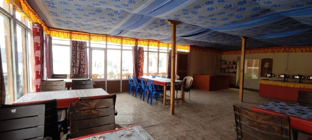 soma retreat cottage pangong lake