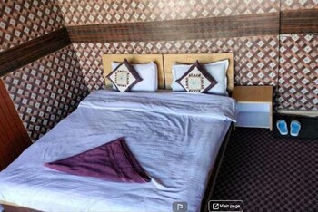 soma retreat cottage pangong lake