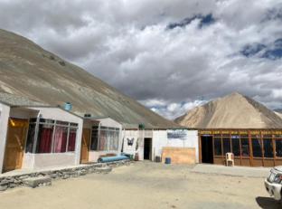 soma retreat cottage pangong lake
