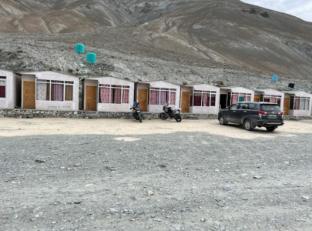 soma retreat cottage pangong lake