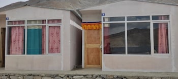 soma retreat cottage pangong lake