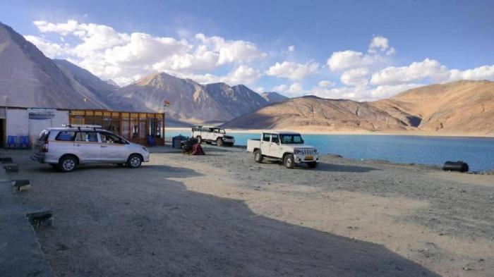 soma retreat cottage pangong lake