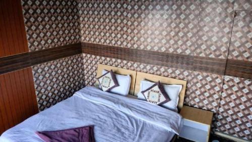 soma retreat cottage pangong lake