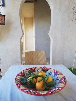 riad dar el caid xiii century