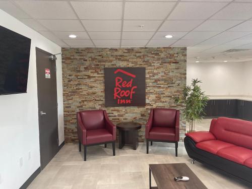 red roof inn lancaster tx