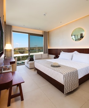 the xon hotel