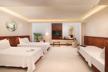 the xon hotel