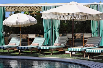 the xon hotel