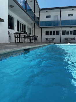 douglas highway hotel