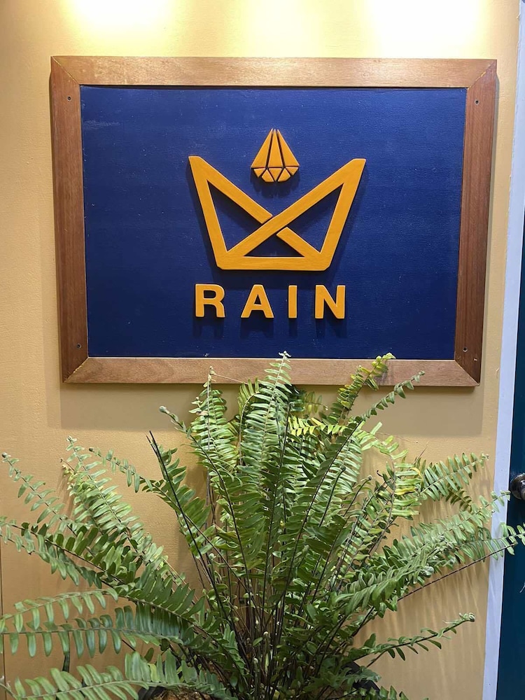rain airport bnb