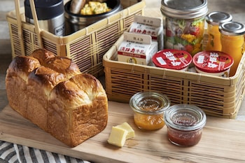 picnic garden glamping