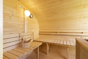 picnic garden glamping