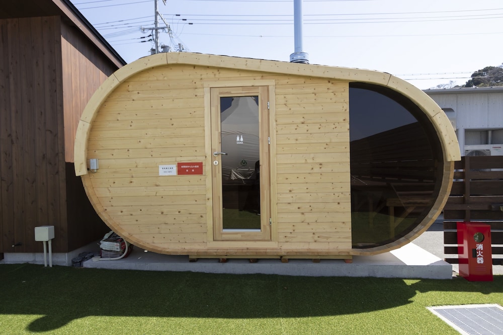 picnic garden glamping