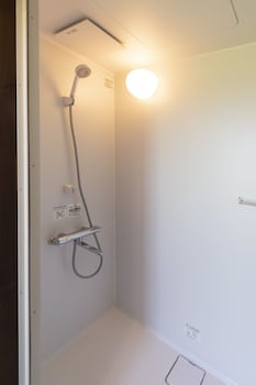 picnic garden glamping