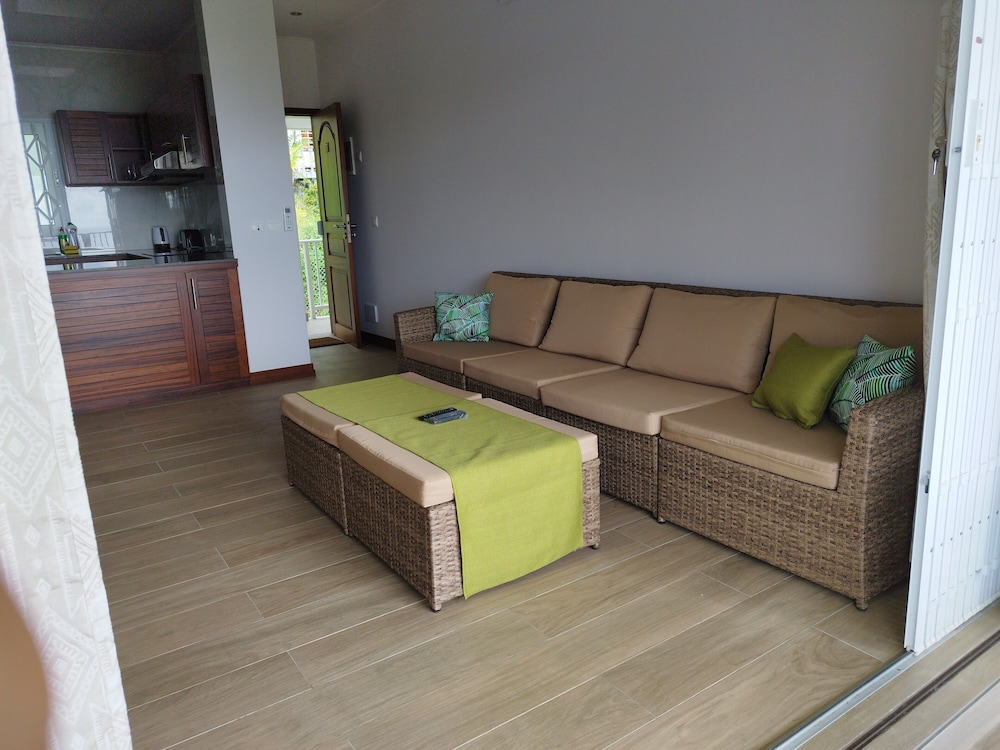 crystal shores self catering apartments