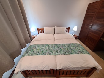 crystal shores self catering apartments