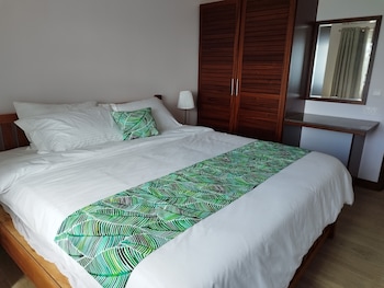 crystal shores self catering apartments