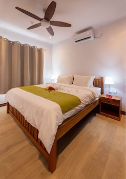 crystal shores self catering apartments