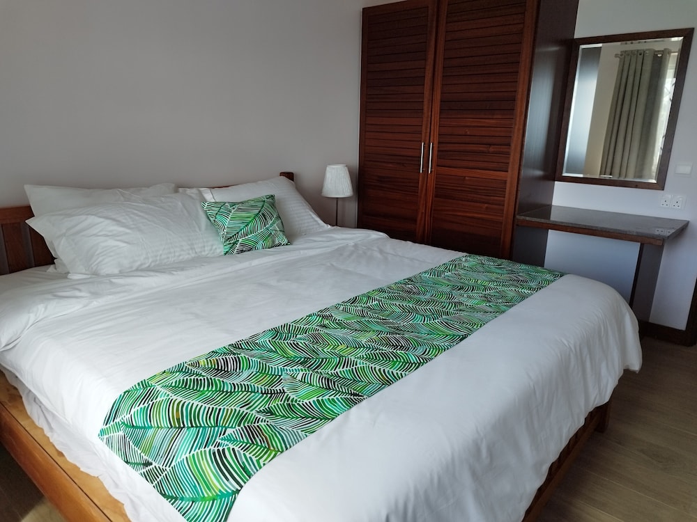 crystal shores self catering apartments