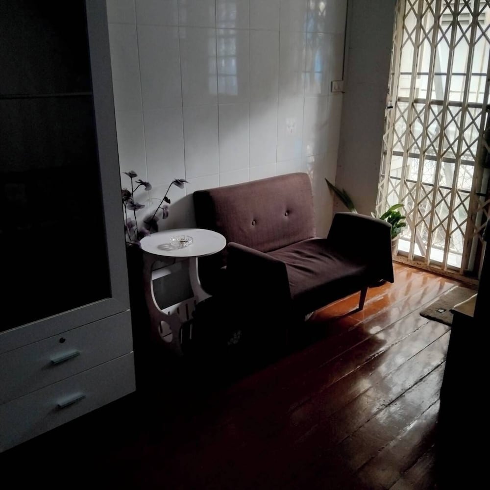 sleep with me hostel