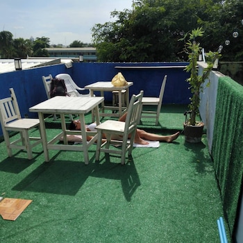 sleep with me hostel