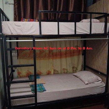 sleep with me hostel