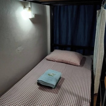 sleep with me hostel