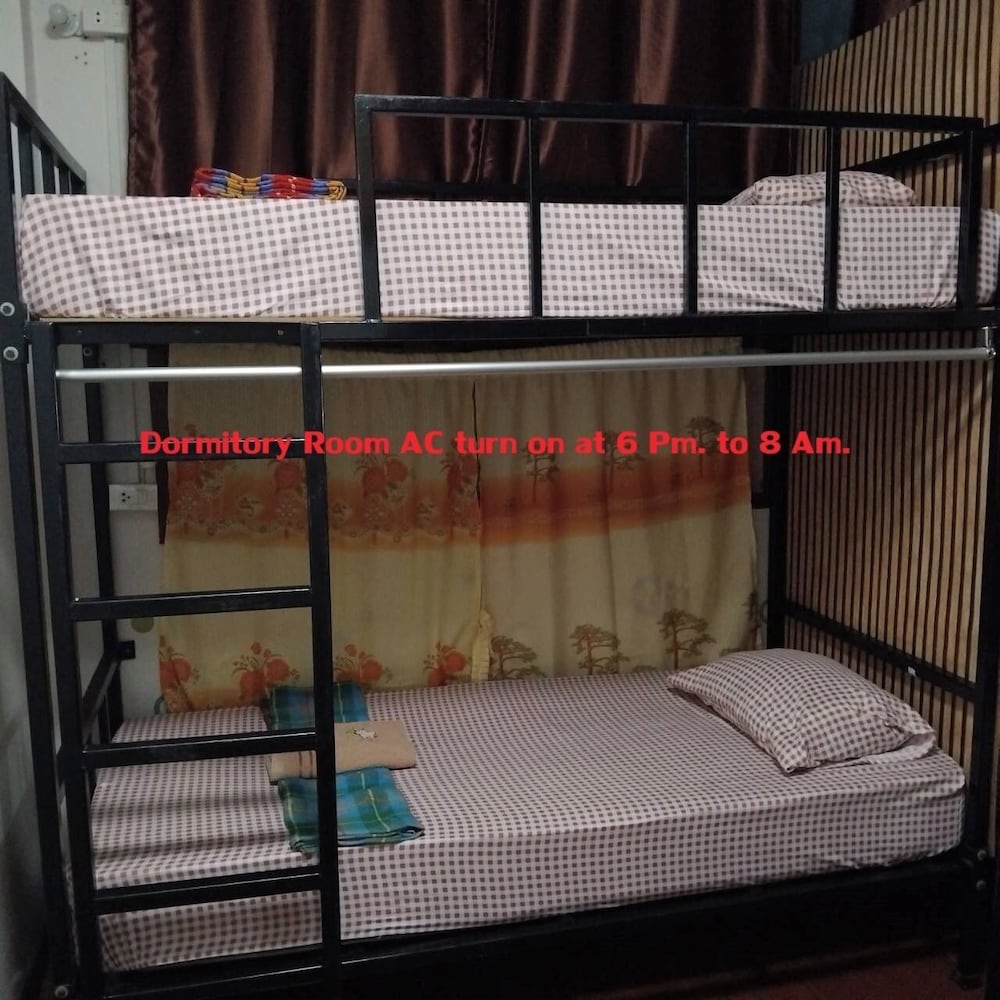 sleep with me hostel