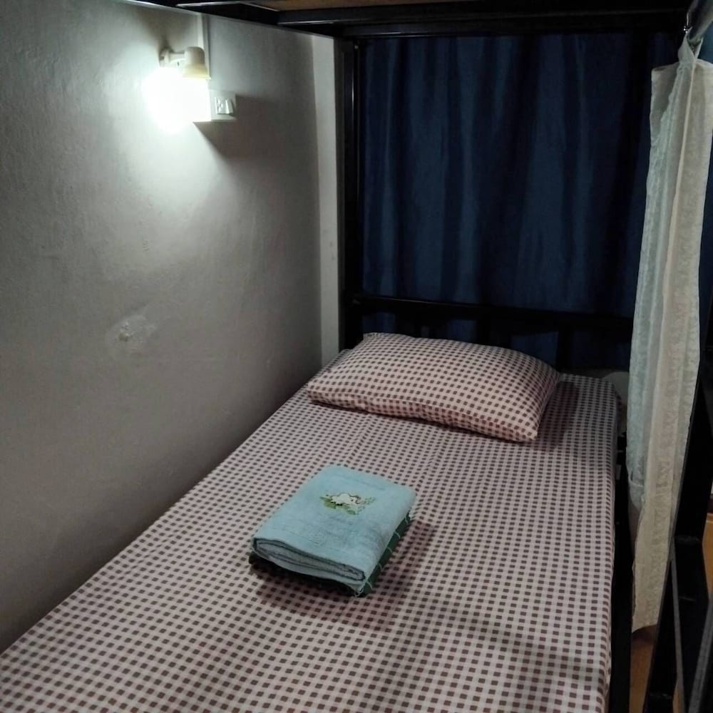 sleep with me hostel